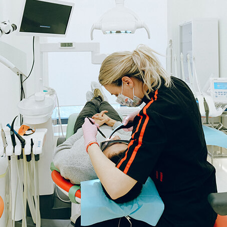 imageof Dr. Deborah with patient